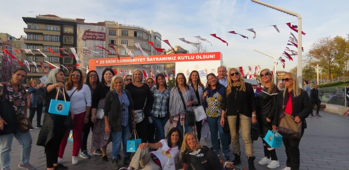 תמונת קבוצה כיכר טקסים 4